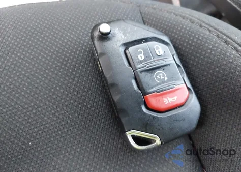 2019 Jeep Wrangler Unlimited Sahara 4X4 z USA, uszkodzony, nr VIN 1C4HJXEG5KW685143